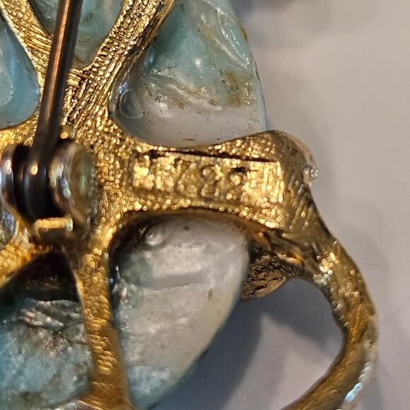 Distinctive Sphinx Cat Brooch:  Gold-Plated, Faux Turquoise, Red Crystal Eyes - Picture 8 of 12